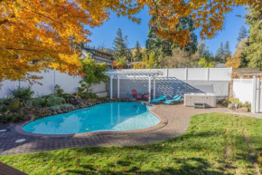 Hot Tub & Seasonal Pool -Sleeps 10- 4 min to OSF